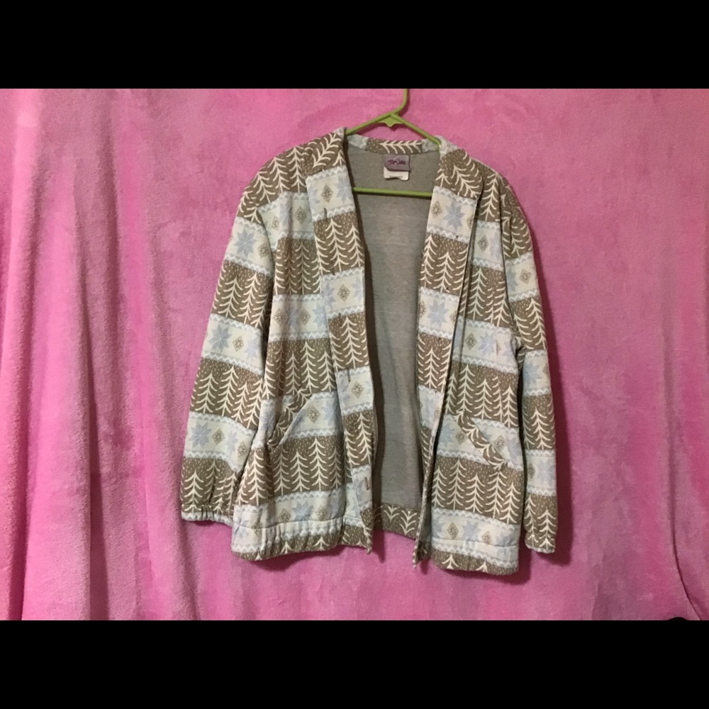 Very comfortable lightweight sweater